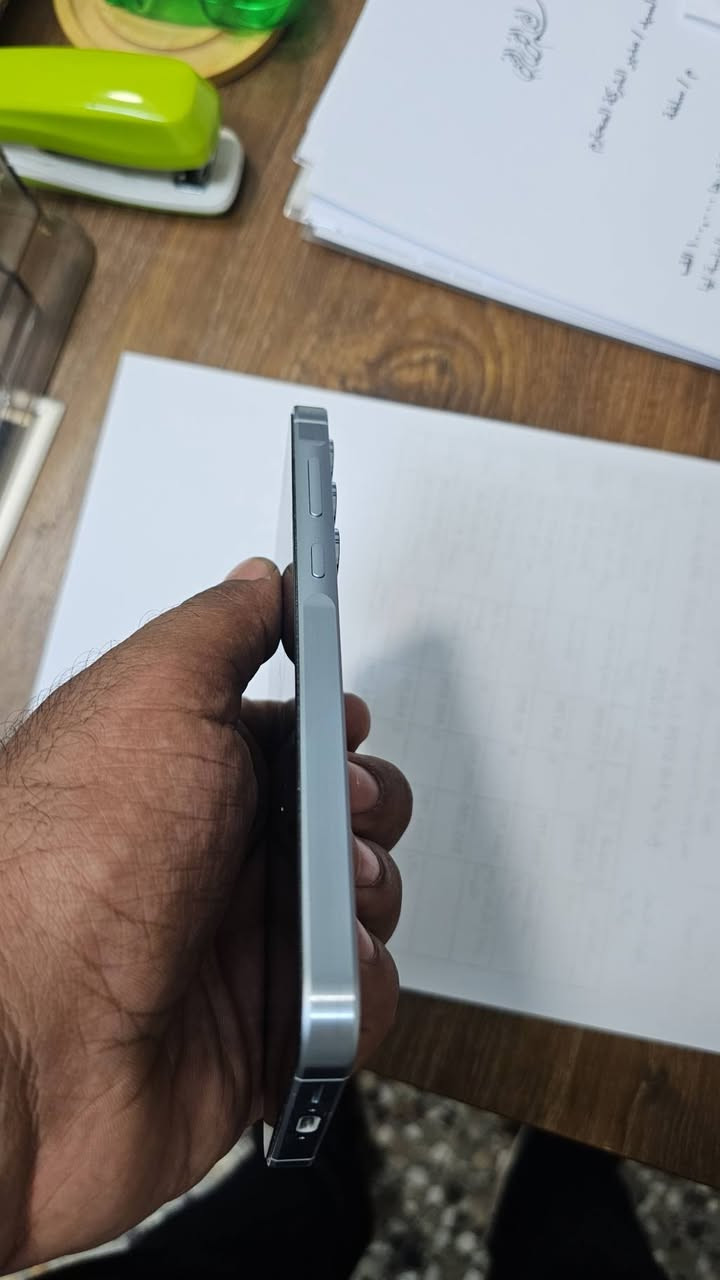 للبيع : Samsung Galaxy A55 5G النسخة العالمية - لون [الأبيض الثلجي] بحالة الجديد
​✨ لعشاق الأناقة والتميز: للبيع، جهاز سامسونج A55 5G الراقي، استخدام راقٍ جداً وبحالة ممتازة تماماً (كالجديد من العلبة).
​📱 مواصفات الجهاز الأساسية:
​الموديل: Samsung Galaxy A55 5G
​الذاكرة الداخلية: [ 256 جيجابايت]
​الرام (RAM): [ 8جيجابايت]
​اللون: [الأبيض الثلجي] - لون مميز وفخم جداً.
​المعالج: Exynos 1480 القوي والموفر للطاقة.
​⭐ مميزات الجهاز وحالته:
​الحالة العامة: الجهاز "نظيف جداً" (بحالة الزيرو)، لا توجد فيه أي خدوش أو صدمات (كما هو موضح في الصور).
​الشاشة: شاشة Super AMOLED ممتازة، محمية بـ Gorilla Glass Victus+.
​البطارية: بحالة ممتازة وتدوم طويلاً (5000 mAh).
​الملحقات: [متوفر العلبة والشاحن الأصلي ].
​💰 السعر:
​المطلوب: 450 الف 
​(السعر قابل للتفاوض البسيط للجادين فقط، يرجى عدم البخس).
​📍 مكان المعاينة والتواصل:
​المكان: بغداد/ جميلة / شارع خير الله.
​للتواصل والاستفسار:
​الواتساب ***********
​أو عبر واتساب/ماسنجر لأي تفاصيل أخرى
