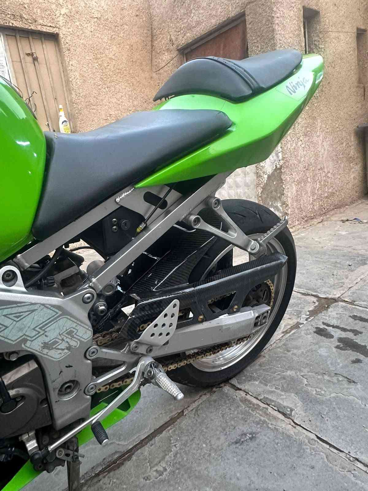 ٦٣٦ • ٢٠٠٤ • كاربون
