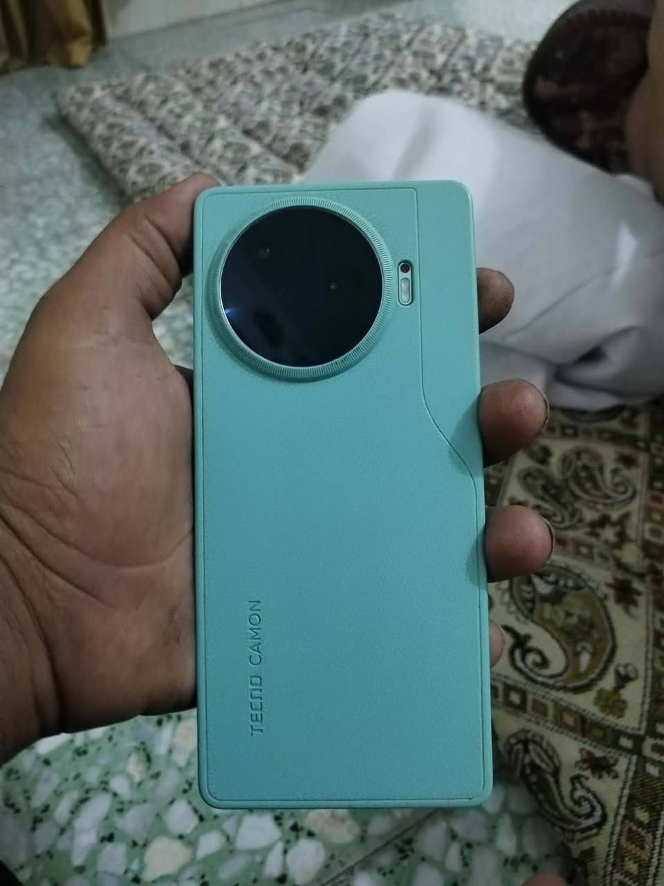 من رخصت لادمان السلام عليكم جهاز تكنو ٣٠ برو  5G جهاز صارلي عشرين يوم من خذته كامل هو وكارتونته وشاحنته سعر 285 وبي مجال الرقم ***********

