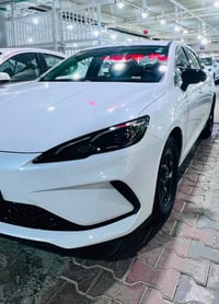 حياكم الله جميعاً .. للبيع سيل 5 2025 رقمها حلو بغداد ماشية 2000 EV كه...