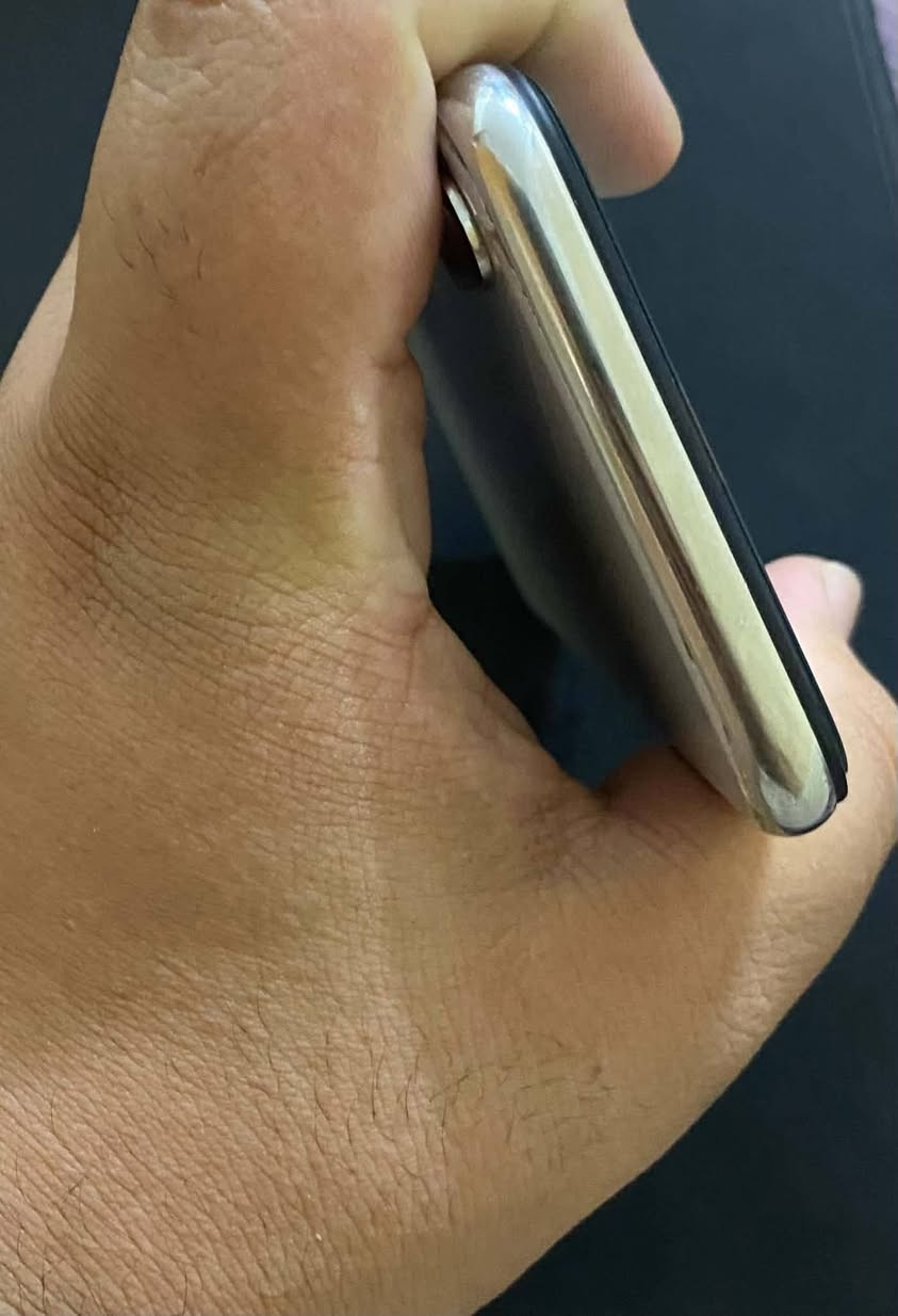 اكس عادي 
مبدل شاشه وبطاريه يقره نورمان ✅
ذكره 64 بطاريه 100 ✅
فيس ايدي برمجه يحتاج. فقط 🫢
هزازات شغال طبيعي ✅
صوت شغال طبيعي ✅
كامرات دمعه شغالات طبيعي ✅
 سمكرت شغال طبيعي ✅
لاقطه شغال طبيعي ✅
لمس مايكطع شغال طبيعي ✅
وايفاي شغال طبيعي ✅
بلاتوث شغال طبيعي ✅
مايكرفون شغال طبيعي ✅
فقط بي فطر خفيف ماياثر بشي 😒
الجهاز كامل شغال طبيعي ✅
نضافه 90% ✅
سعر 115 الف وجوه السوك وبي مجال شي بسيط🫡
عنوان موصل ايمن اصلاح الزراعي قرب جامع العبادي 
رقمي للانتصال او اي ستفسار *********** 
او راسل خاص بل ماسنجر متواجد 
من ال11 الضهر لل11 بليل
