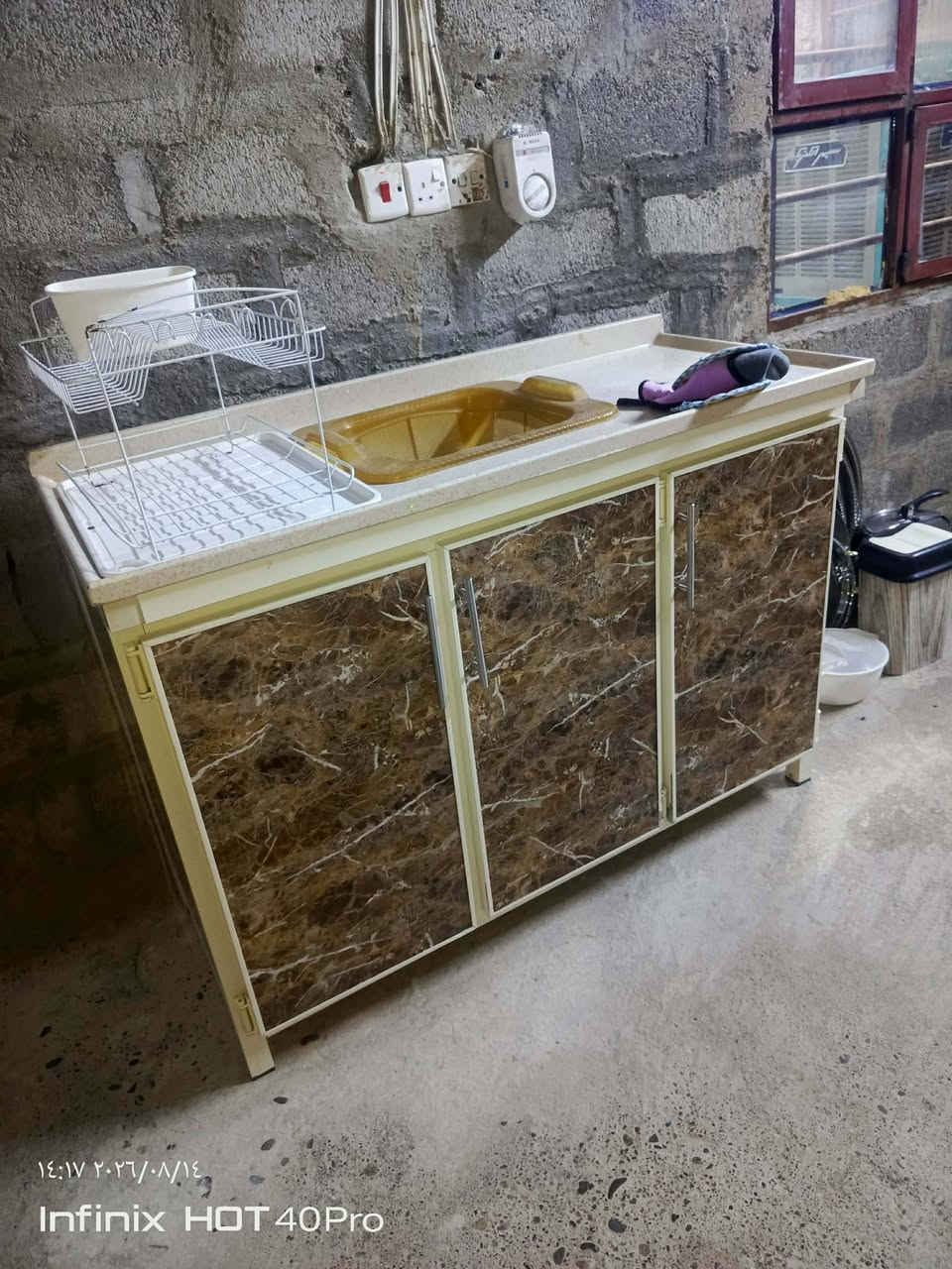 سلام عليكم كوانتر للبيع مترين ونص معلك او مترين ونص ارضي او سنك متر ونص نضافه فول كدام عينك تجي شوفو عجبك تاخذو سعر 375الف بي مجال اذا نته شراي خبرني عله هاذه الرقم بي واتساب *********** موصل حي الانتصار
