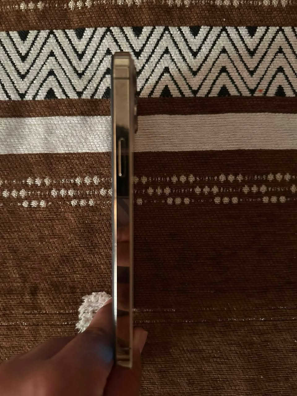 السلام عليكم للبيع ايفون 13 برو ماكس لون ذهبي الذاكره 256 الجهاز مبدل بطاريه وشاشه فقط والكامره مشتغله بيهه خدمه لكن شغاله وعلى الفحص السعر 350 وبي مجال بسيط مكان بغداد اي استفسار *********** وبي فطر بل ضهر الجهاز جديد بس عوزت وراح أبيعه
