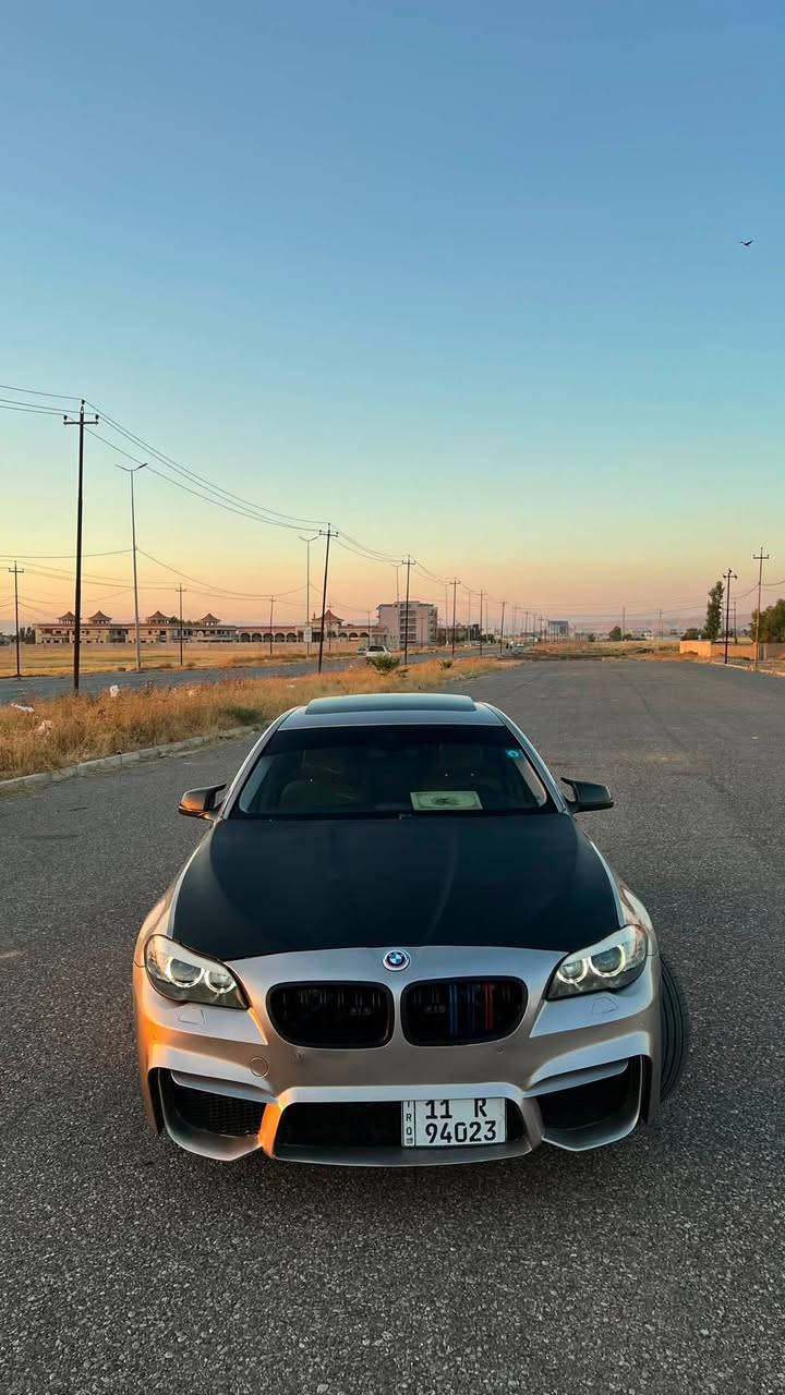 السلام عليكم 
اللهم صلِ على محمد 🤍
 BMW F10- 528i 
 محرك 6 سلندر n52 نوزل قصير / اصل فصل 
مديل 2011 وارد امريكي فول فول عدا بوب شفط
1-     سلايد 
2-    شاشه جبيره - كأمره خلفية
3 -   فان التبريد 2 يعني الصدر فان والسايق فان وحده + تبريد          
        خلفي
4-   اضائة خفيه دشبول وبطاين البوب اصلي مو عمل
5-   5 بردات
6-   كشنات جلد وكهرباء و خزن و تدليك و تدفئة + تكوات
       الراس كهرباء. 
 7-   دركة M شيفتات 
8-   وياله توسايز مال f90 
9-   حساسات خلفي و امامي 
10-  مري شفط
11 -  لايت داينمك اصلي 
وباقي المواصفات معروفة بالf10
بدون اي ضرر ✅
بيها قطعتين صبغ فقط
( بنيد و باب سائق شرط بدون معجون ولا ضرر) 
ماشيه 260 km
(عليها كت M4 مميز)🌟
 دعاميات وجاملغات اماميات فايبر اصلي
والقطع الاصليات موجودات اذا تحب
مكينه وكير و بدي السيارة خير من الله و شرط الفحص 
تحويل ثاني يوم 
سعرها 165 ورقة وبيها مجال 
مكاني موصل

*********** - بي واتساب 

***********
