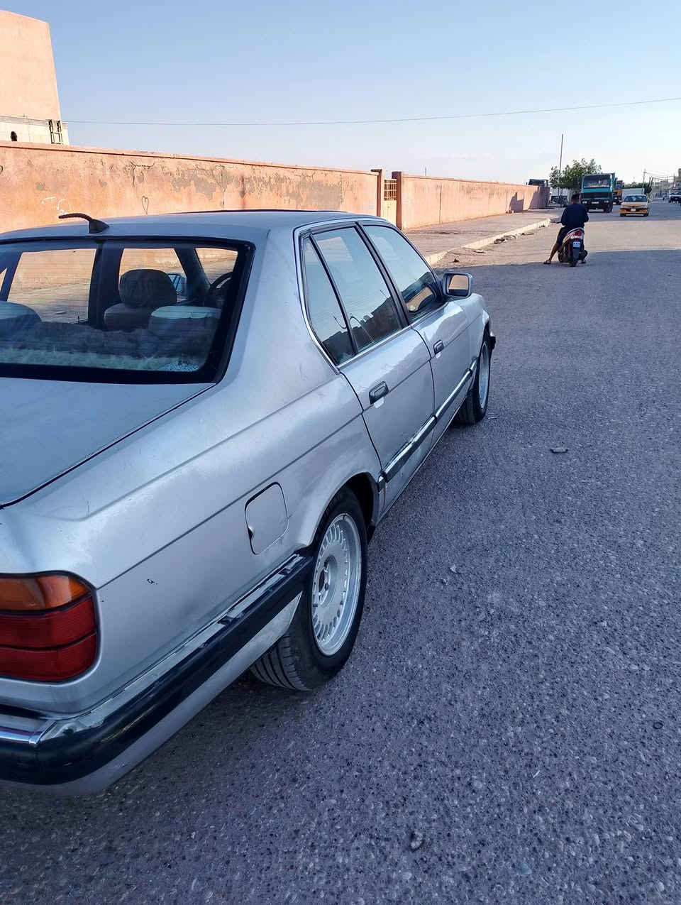 السلام عليكم بيئم للبيع 730
جاهزه باسمي 

كير مكينه شرط 

حداديه كهربائيات شرط

تخم تاير جديد

غرفه نضيفه 

السياره بلاد جارده 

نقصها تبريد ما يشتغل فقط 

السعر 30 مكان السياره بالعمارة ***********  بيه واتساب
