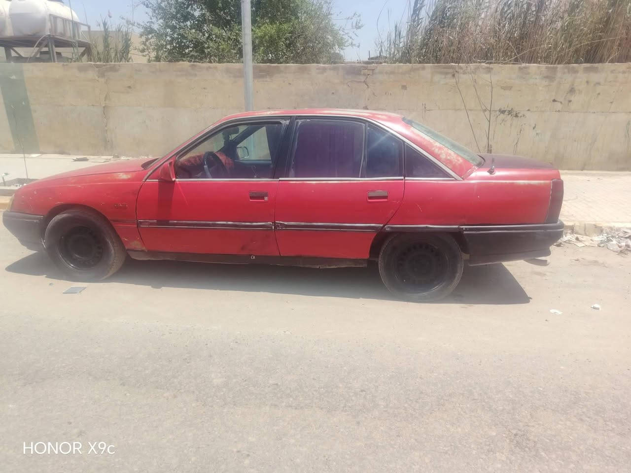 السلام عليكم ورحمة الله
سياره لبيع اوبل موديل 89
سياره كير وحديده ومكينه وكهربائي وتايرت كله جديد وخياس مابيه سنويه صار شهرصاقطه ***********
العنوان الديوانيه سعر 14وبيه مجال
