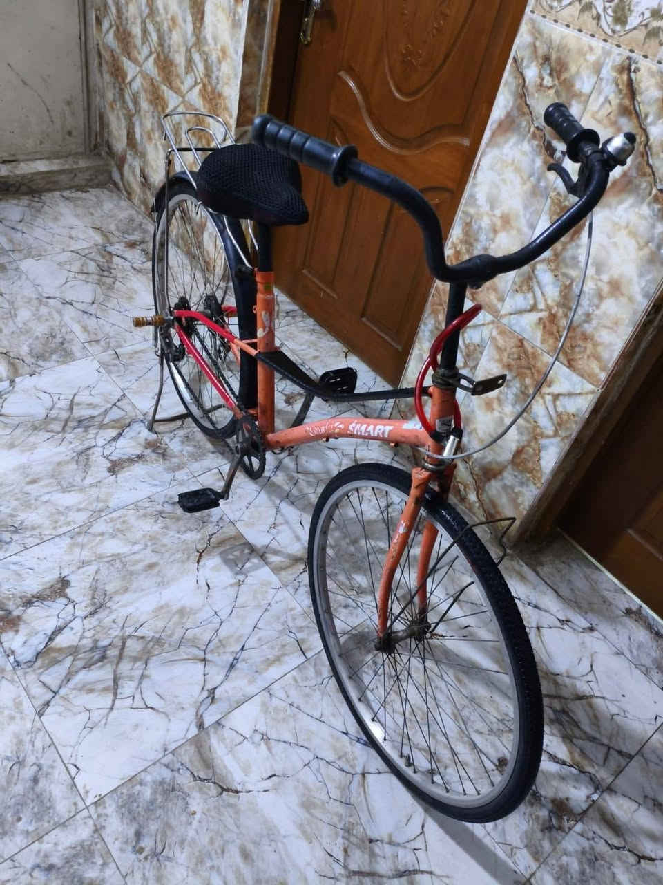 سلام عليكم شباب بايسكل بناتي نضيف جدا للبيع
بايسكل بناتي ياباني حجم 26 نضيف جدا ابو 3 خطوط زوج جوابه جدد وتاير واحد جديد شاديله عكرب للسرعه بايدراته نضيفات ستاند نضيف سعره 50 الف 

مكاني بغداد حسينيه مال راشديه *********** متواجد فقط وتساب فقط لا تراسل عل ماسنجر لان محضور
