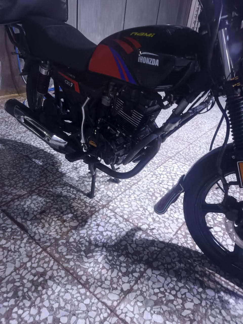 اسلام عليكم عيني شباب نامة برو مديل 21ماشية 20حقيقي درجة بعدهة زيرو مكفولة كفالة عامة ماناقصة أي شي مرقمة بغداد بسمي تحويل ثاني يوم السعر 1400العنون بغداد للعبيدي رقم الهاتف ***********

