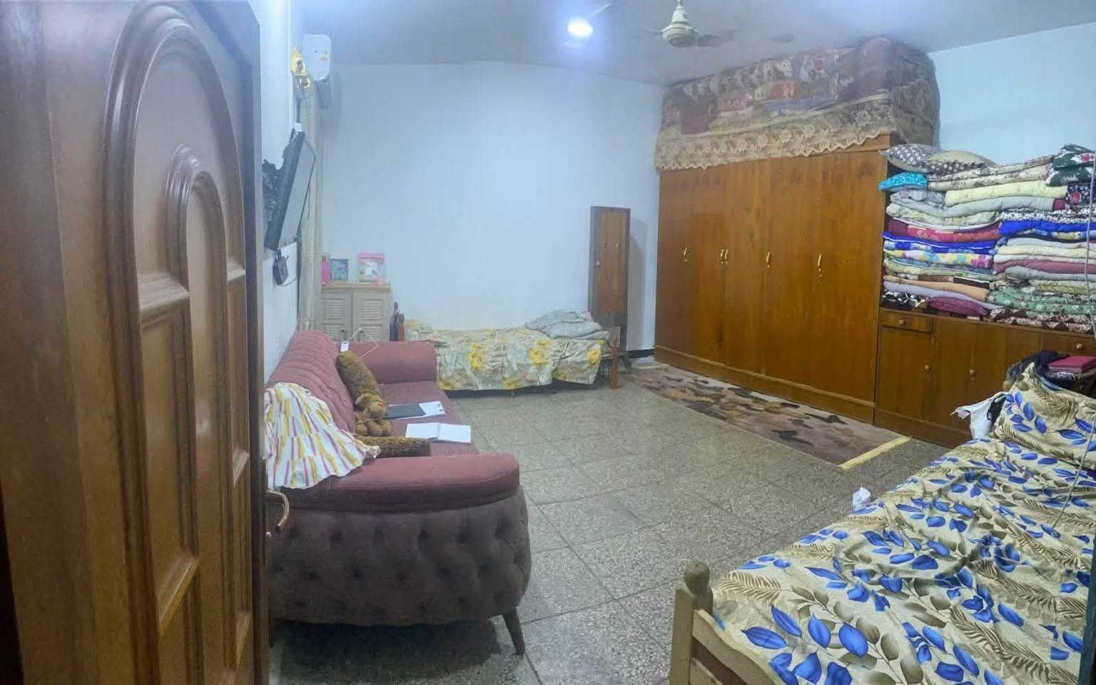 بيت للبيع بسومر حي المعلمين نهاية نزله المرور بناء نضيف مساحه 220 متر السعر 185 قفل للأستفسار *********** صالح سمير البدري للعقار
