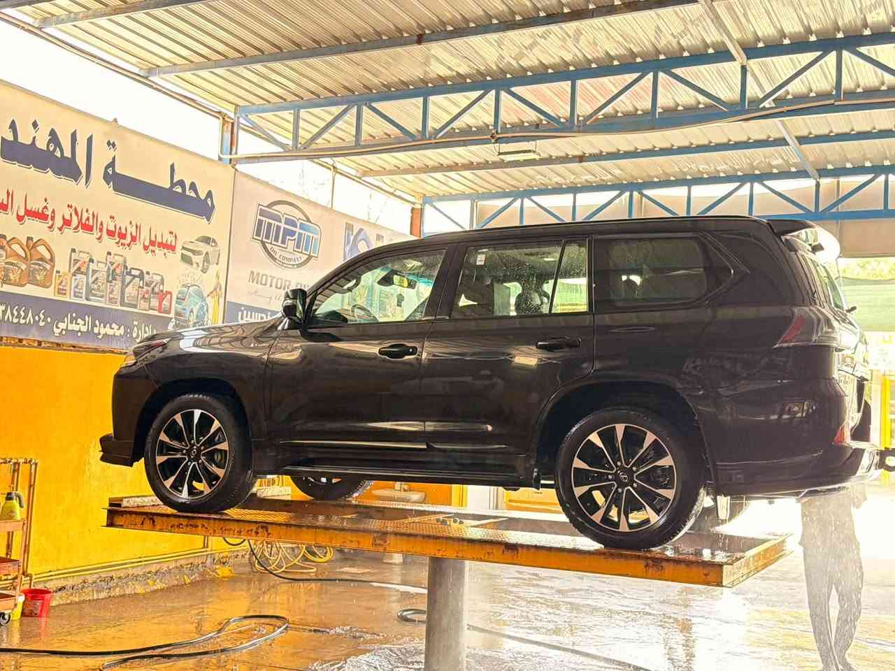 بلاك ادشن • ٨ سلندر ٥٧٠ • موديل ٢٠٢١