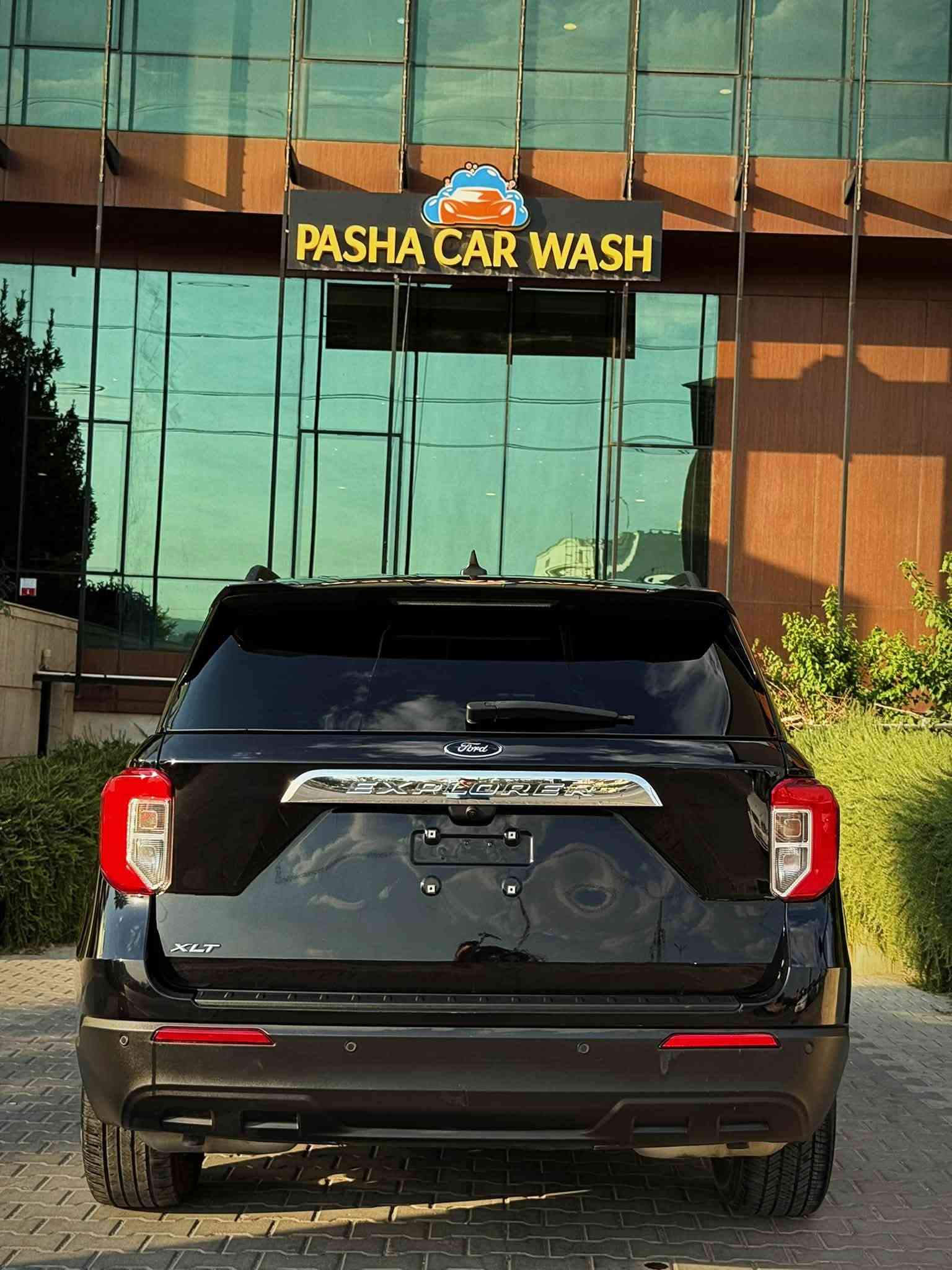السلام عليكم  
للبيع فقط
‏FORD EXPLORER 2024
مواصفات XLT
- فول رادار سستم امامي جانبي خلفي
‎كاميرا خلفي حساسات خلفي 
‎بسمه تشغيل بسمه ابواب 
‎تشغيل عن بعد
‎صندق شفت كهرباء
‎- كشنات كهرباء كشنات هيتر  ستيرن هيتر
‎- شاحن لاسلكي 
لايتات ليدو زينون بكلايت ليد
‎ ستة وضعيات قيادة
‎محرك 4 سلندر 2.3 تيربو
‎- ماشيه 26 الف فقط  
‎- تدفئة كشنات وستيرن 
‎- كشنات منفصل VIP
‎7 راكب
تبريد مركزي
‎بدون قطره صبغ بدون تبديل 
شبر تعديل بارد من جملغ خلفي فقط
بدون رقم تترقم شمالي فقط اربيل سليماني دهوك
‎للاتصال والاستفسار اكثر 
***********📞
