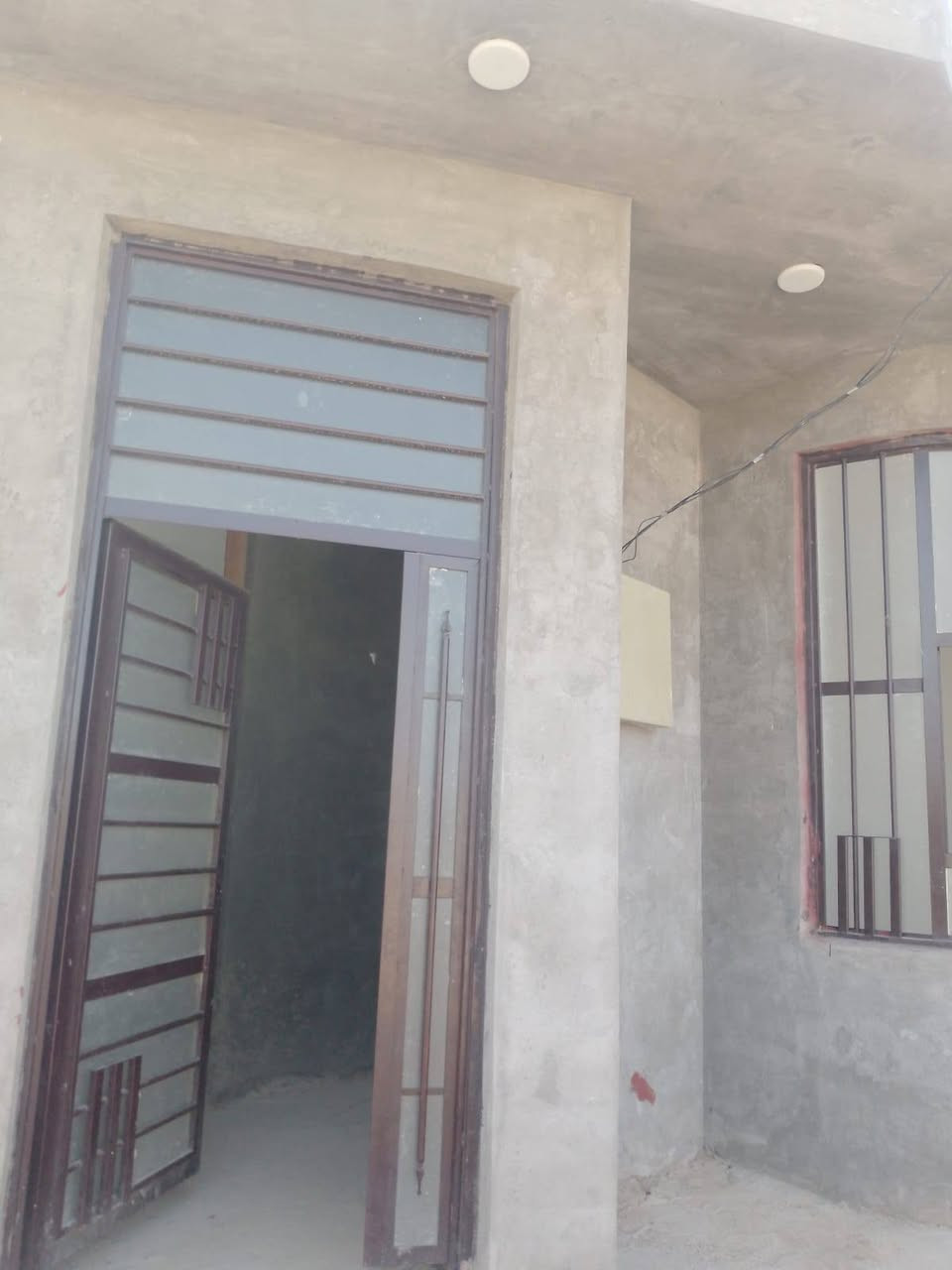 بيت في البشائر
للبيع مساحه 300
 مطلوب سكان البيع حي زهراء
 قرب مركز الشرطه البشائر الجديد يحتوي البيت 2غرف +هول +صاله + مطبخ + صحيات +بناء جديد البيت نريده 32 مطلوب إسكان 36
بشهر 221
الاستفسار
***********
