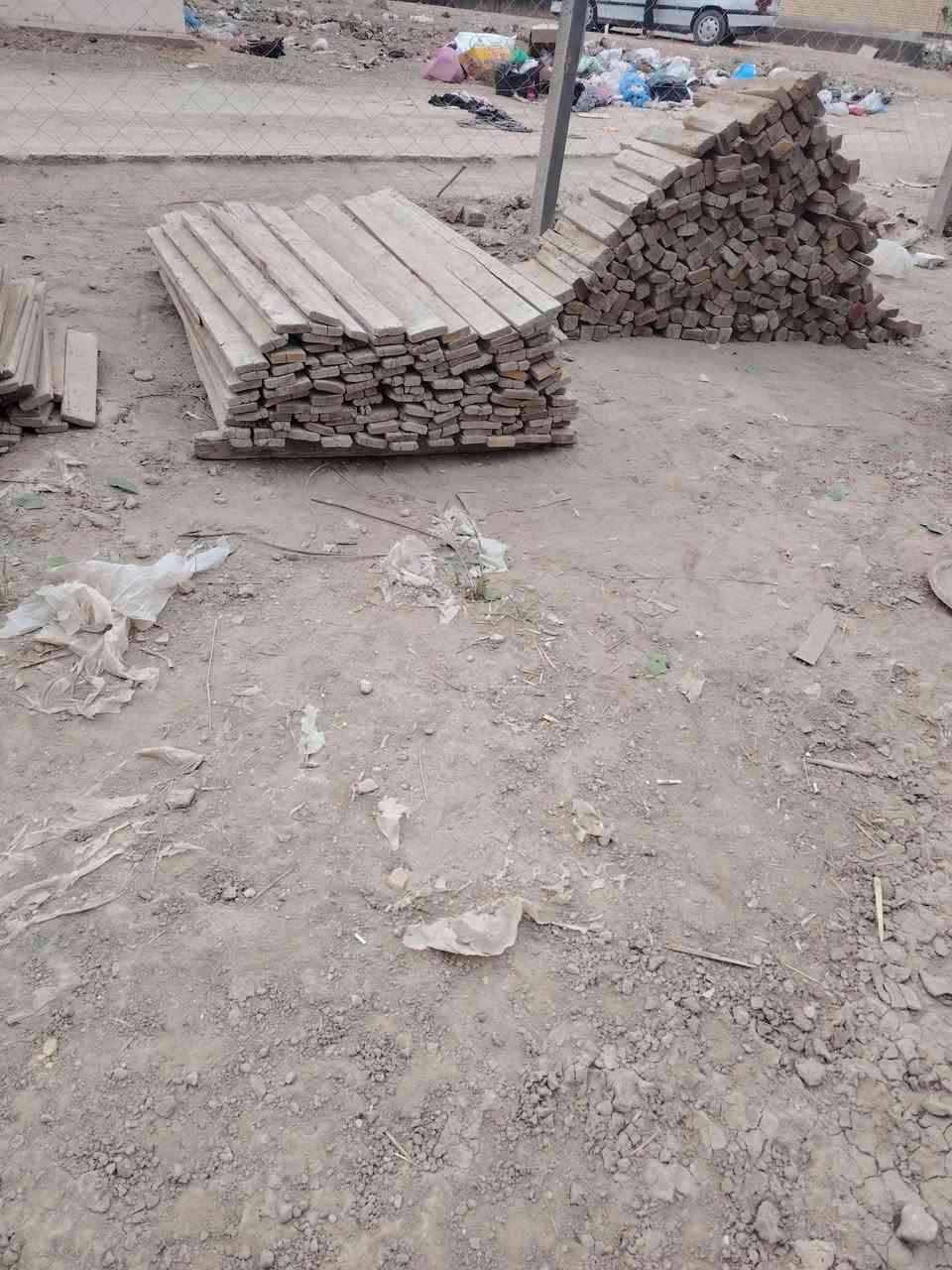 قالب خشب مستعمل • نضيف • ١٢مكعب