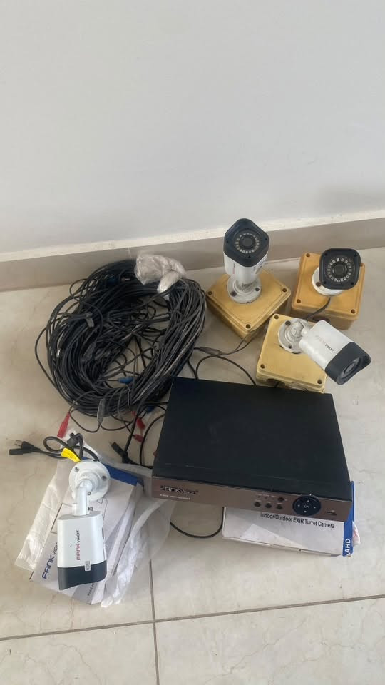 للبيع ….
منظومة كاميرات مراقبة FANK VISION للبيع
4 كاميرات خارجية + DVR + هارد 1TB + جميع الأسلاك والتوصيلات.
المنظومة مستخدمة، إحدى الكاميرات جديدة ولم تُستخدم.
جميع القطع تعمل بصورة جيدة.
البيع كامل وليس مفرد.
السعر 135,000 دينار قابل للتفاوض بحدود المعقول.

العنوان شارع فلسطين 
للتواصل
***********
