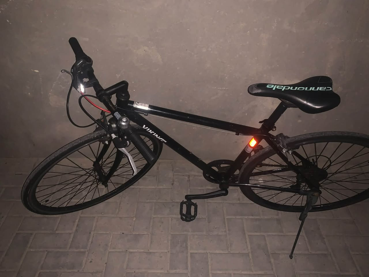 C700
نضيف كلش 
التاير الوره مبنجر بس 
60 الف
***********
