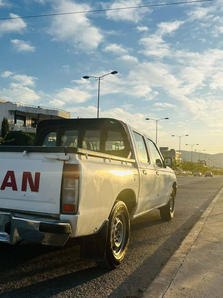 نیسان 2002 بو فروشتن گیرو مکینە تەبرید تەقە رەقە بەشەرت تایەی تازە بویاغ یەک پەڵەی بچوک لە چاو تەمنیە هیچ نیە داژبڵ جوان سەنەوی بەسەر چوە مشتەری تەلەفون بکە *********** پیرەمەگرون 79گڵاو کەمیک محاملە شربازهير, السليمانية

نص مكتوب في الصور:
- 5:18 Saved 29 of 29 images Message