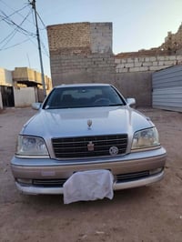 كراون ٢٠٠٢ • محرك ٣٠٠٠ • ثلاجه خلفيه