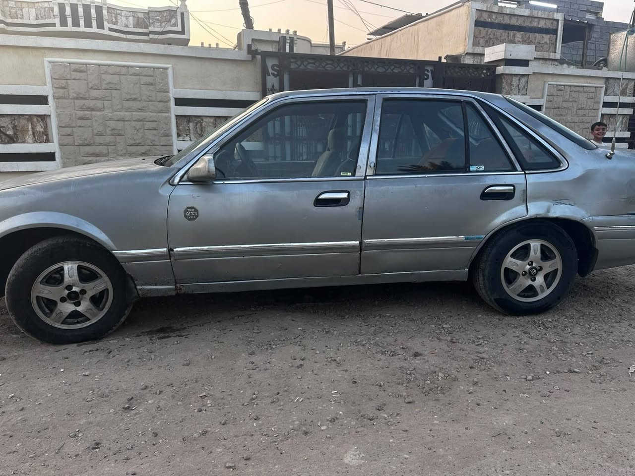 مستعجل ع البيع
فقط بيع بدون مراوس 
  برنس فراشه موديل ١٩٩٦ 
رقم بغداد دولي تحويل ثاني يوم السعر مناسب جدا 
كير ومحرك مكفولات 
كير عادي 
محرك مفتوح السيارة شغل واطلع بيهه وين مايعجبك 
والسعر (٢١ $)ورقه وبيهه مجال مو اكثر من ورقه 
الشراي يتصل 
***********
***********
 مكاني بغداد ابوغريب حي الرسالة
