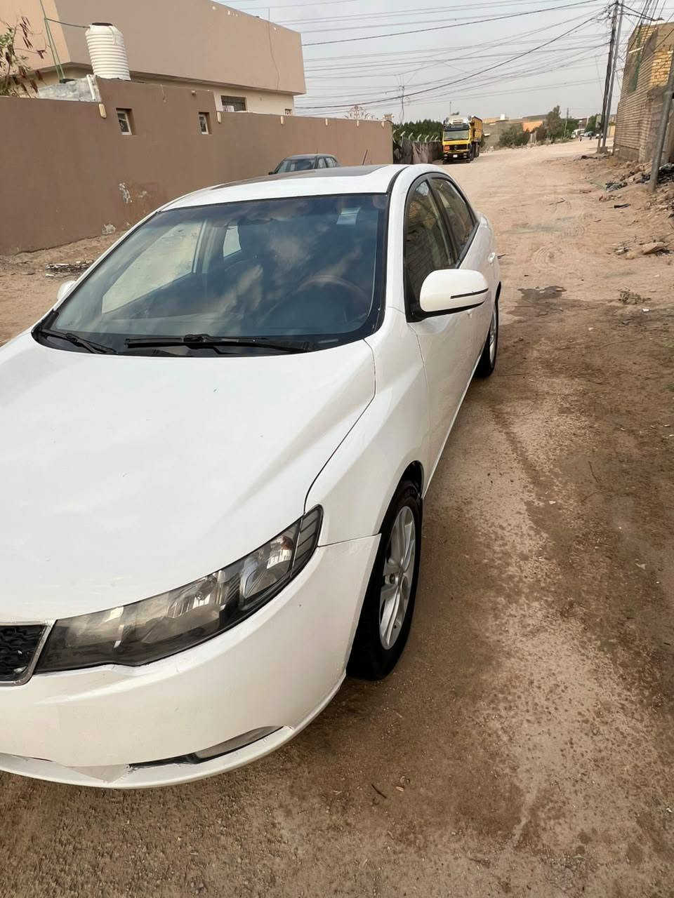سيراتو 2011 خليجي 
فول مواصفات عده البصمه 
بيه صبغات ابيع حزام بدون داخل 
شواصي لغود تكم مكفولات 
محرك كير حدادية تبريد جاهزه سياره 
وكاله تحويل ثاني يوم 
مكان السيارة النجف
***********
السعر 80وبيه مجال ترهم مراوس
