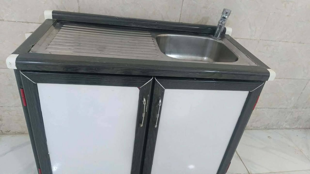 سنك وملحق تفصال اخو الجديد اي ضرر مابي تفصال تكمه اخو الجديد لونه جوزي مثل ماموضح بل صور  لاسقينه ابيض سعره ١٢٥ بغداد مدينة الصدر للتواصل ***********
