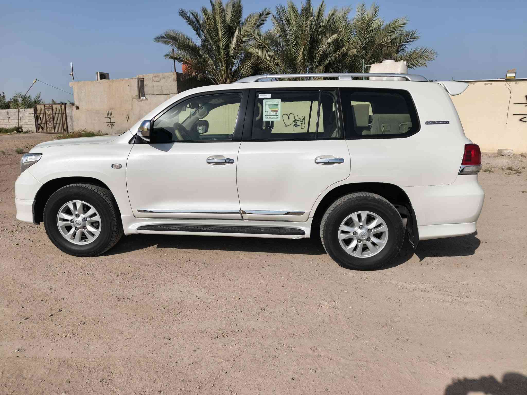 سلام عليكم لبيع لاندكروزر 2010 بريم مكفولة كفاله عام ماشيه 173الف حقيقي فتحه سقف حساسات محيطية تخم تاير تبريد ثلج رقم بغداد دولي تحويل ثاني يوم تريد وكالة المكان بابل الحله الرقم : ***********
