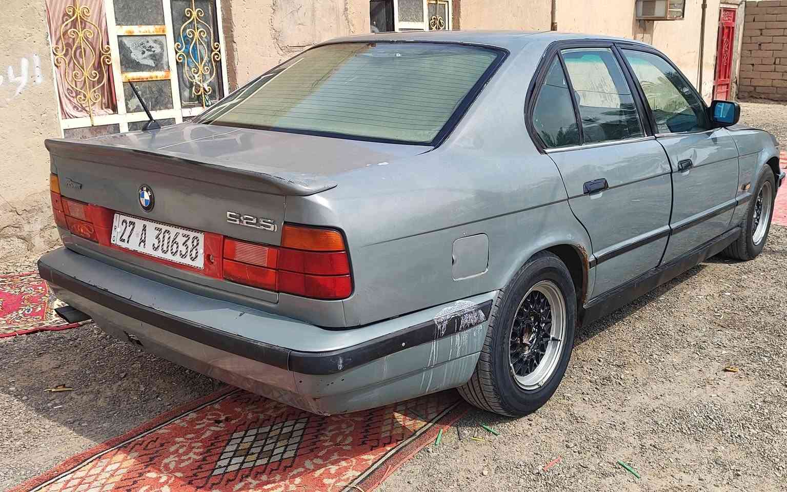 بي ام 525 • موتور 2500 • رقم انكليزي