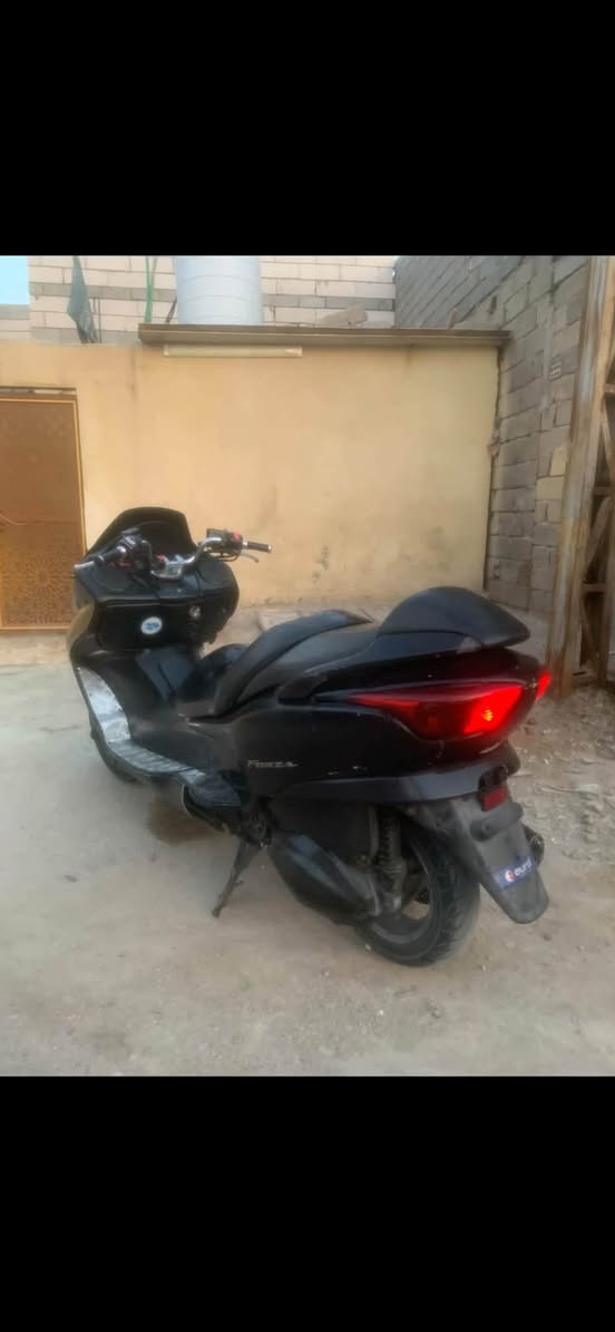 فورزا MF08 دراجه تخبل مال بيت كلشي شغال بيها شغل وطلع ما تعبك ..كيج حماوه ربع شرطط. كيجات كلها شغاله ..رون 1 ونص ثابت ..نكَره سلف بأي وقت ..بريكات .كلوب زنون. دبلات بحاله ممتازه ..الدراجه شغاله للاخير .. دك معدل شرط 150 ..
السعر 700 وبيها مجال مكاني البصرة كرمه علي رقمي***********  (بيها صوت كلج امامي خفيف ما يأثر
