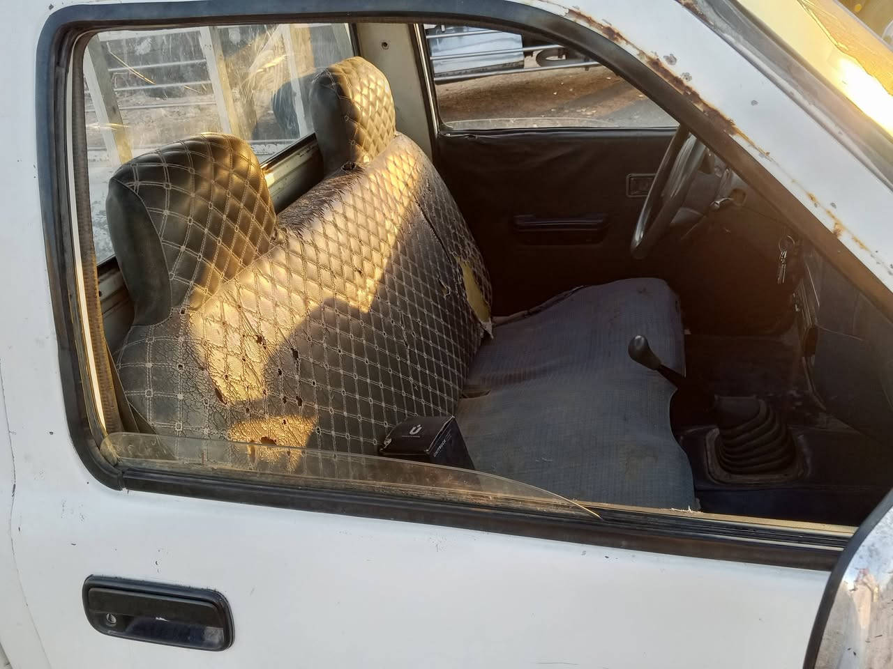 سلام عليكم بيكم البيع موديل 90 رقم واسط نكليز سيارة مكفول شاصي مكفول دوخل الجديد السعر 35 وبيها مجال مكاني واسط ***********
