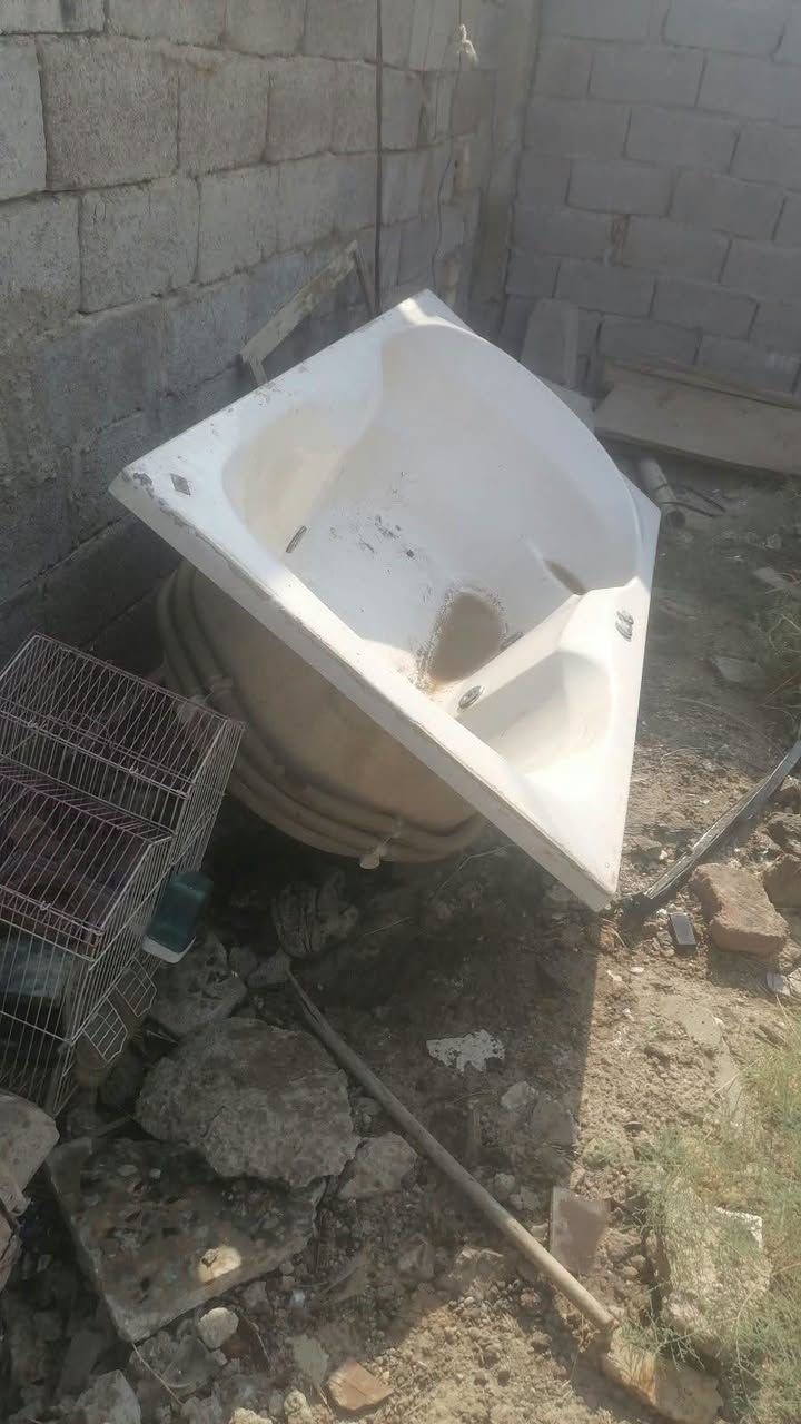 بانيو • كرسي حلاقة