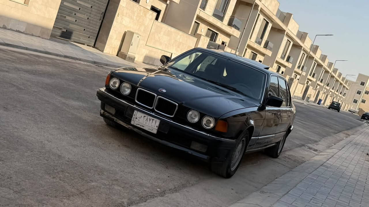 بي ام دبليو 1990 حجم 735 فول
السعر 36 ورقه قفل قفل قفل
مكينة كير حداديه تمام التبريد عاطل 
رقم انبار تحويل مباشر مكاني العامريه 
***********
