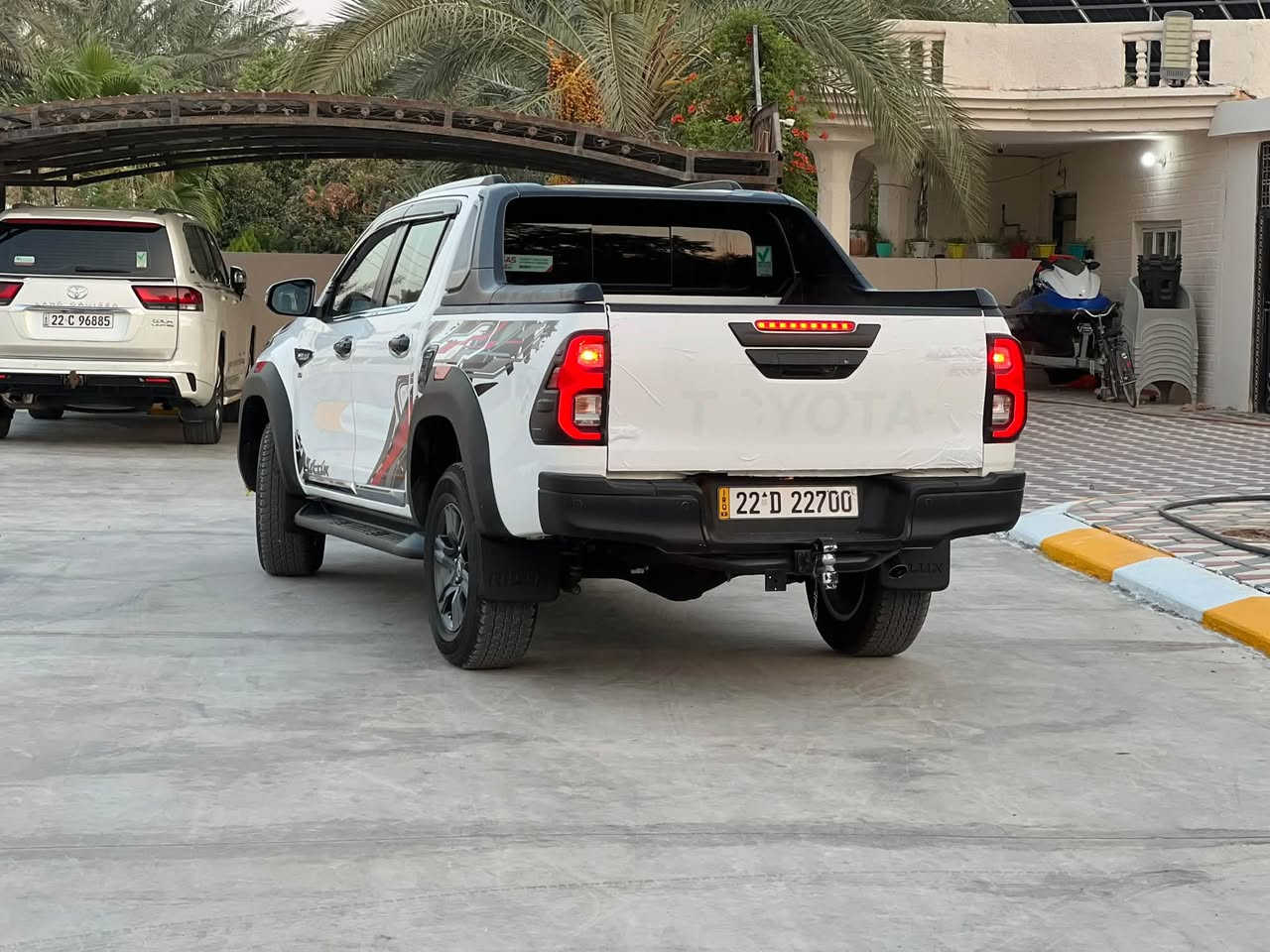 للبيع هايلوكس TRD ساز موديل 22
او مراوس بكامري او كورلا ٢٤/٢٥
رقم اربيل شرط التحويل
كفاله عامه من ضربه وصبغ وبارد وشخط
مقاعد امامي تبريد شحن واير ليس 
ثلاث انضمه قياده درايف مود
بصمه تشغيل وبصمه ابواب
تخم تاير برجستون جديد
كير محرك شرط ماشيه 94
 رقم وهزه جديد لسنة٢٠٢٧
مكان السياره تكريت /العلم 
استفسار / ***********/‭ ***********‬
