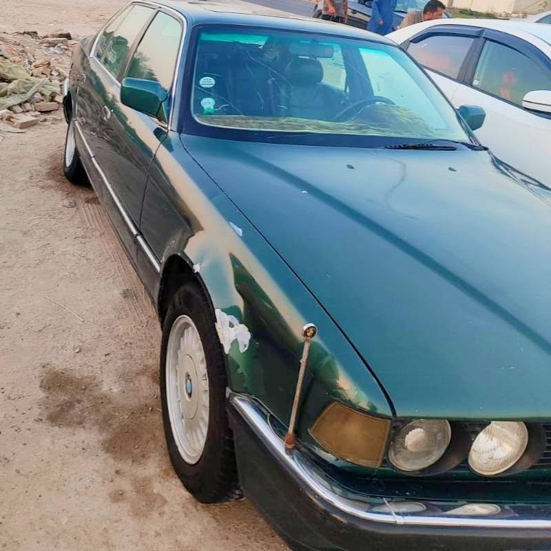 تفاصيل سياره داخل الصوره شراي يتصل

نص مكتوب في الصور:
- السلام عليكم بيم 735 كير مكينة جاهز تفاصيل سياره بي ام دبليو موديل ٩٢ سياره كير مكينة خير من الله تحويل مباشر رقم بغداد الون زيتوني تراي وين يعجبك وبيع مستعجل مكان بغداد العامرية شراي يتصل *********** او واتساب *********** سعرها ٢٨ورقه بيها نواقص بسيطه أقره المنشور واتصل