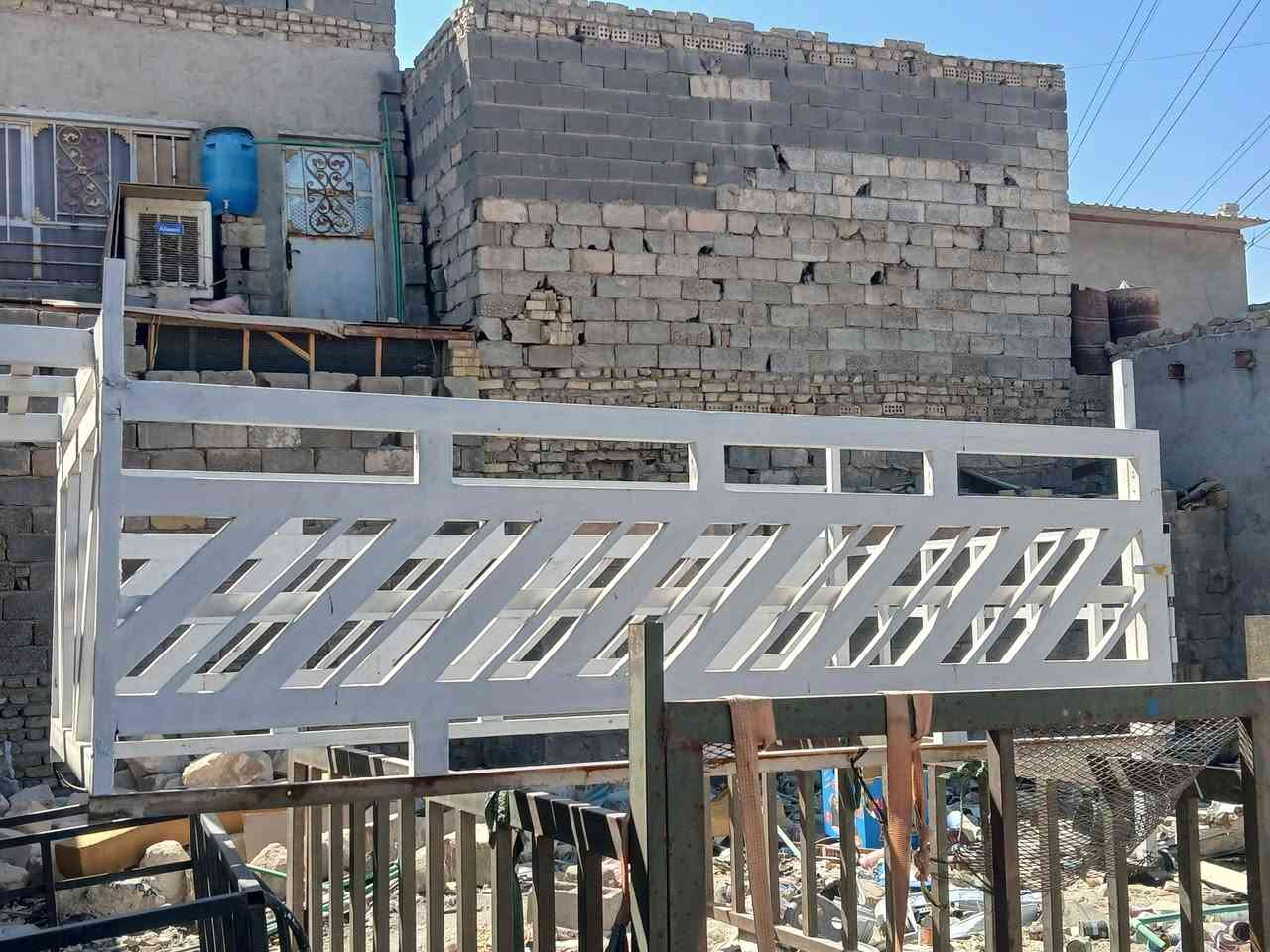 محجر كيا نثيا للبيع لرتفاع متر لمكان بغداد مدينه الصدر حي طارق الوسط ***********
