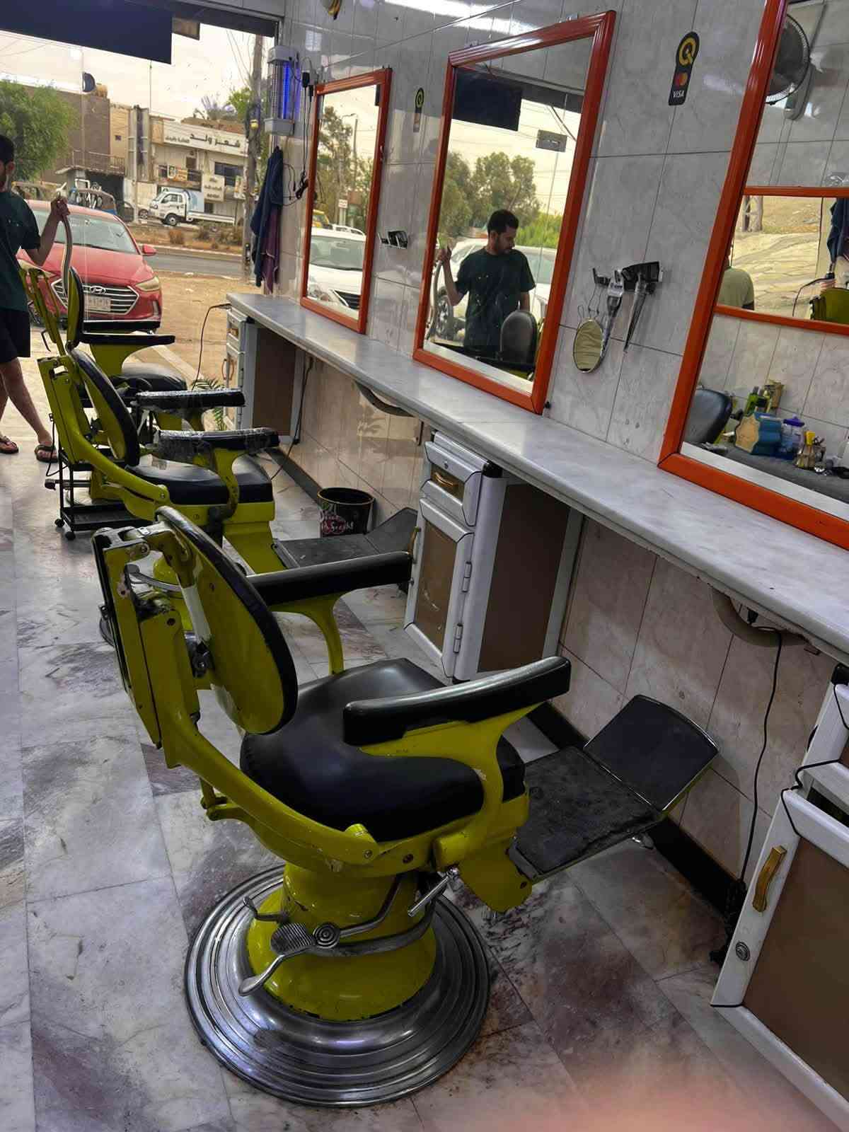 السلام وعليكم
كراسي للبيع عدد3 او كومديات3 ومري 3اوفاترينه اهم وجامه جبيرة مكاني بغداد البلديات 

اتصل وتدلل

‭***********‬
