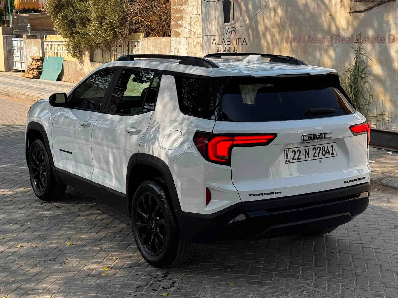 السلام عليكم 
جمسي تيران(Elevation Black Edition)موديل2026

اللون : ابيض 

عداد المسافة : 300ml زيــــــرو

حجم المحرك : 1.5L TURBO (4,سلندر

المواصفات : 𝐄𝐥𝐞𝐯𝐚𝐭𝐢𝐨𝐧 𝐁𝐥𝐚𝐜𝐤 𝐄𝐝𝐢𝐭𝐢𝐨𝐧

كیــــج الكــــترونــــي

‏‎ابــــواب بصمة

‏‎بصمة تشــــغــــيل 

تشغيل عن بعد (𝐑𝐄𝐌𝐎𝐓𝐄 𝐒𝐓𝐀𝐑𝐓)

‏‎شــــاشــــة كبــــير لمــــس

كـــــاميـــــرا 

هـــانـــد بـــريـــك بصمة

اوتو هولد : 𝐀𝐔𝐓𝐎 𝐇𝐎𝐋𝐃

اوتو ستارات : 𝐀𝐔𝐓𝐎 𝐒𝐓𝐀𝐑𝐃

اوتو ستارات : 𝐀𝐔𝐓𝐎 𝐒𝐓𝐎𝐏

رادار امامي (تحديد مسار)

‏‎رادار جانبي (نقاط عمياء)

‏‎رادار خلفي (التحذير من الاصطدام)

‏‎حساسات امامي

‏‎حساسات جانبي 

‏‎حساسات خلفي 

نظام : 𝐄𝐂𝐎

نظام : 𝐍𝐎𝐑𝐌𝐀𝐋

نظام : 𝐒𝐏𝐎𝐑𝐓

مانع انزلاق+𝐀𝐁𝐒

‏‎تحكمات استيرن 

استيرن هيتر

كشنات جلد

كشنات كهربائي 

‏‎كشنات هيتر

‏‎تبريد لمس

‏‎تبريد مركزي ‏‎

صندوق شفط كهرباء 

السياره بدن صبغ كفاله من صبغ فقط دعاميه امامي 
بدون دواخل بدون شواصي صور حادث  بلمنشور
مكان سياره اكاظميه شارع اكد الاتصال
***********‏‎
