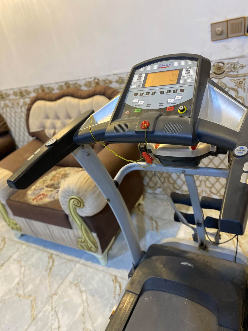 جهاز جري جبلي • نظيف • قليل الاستخدام