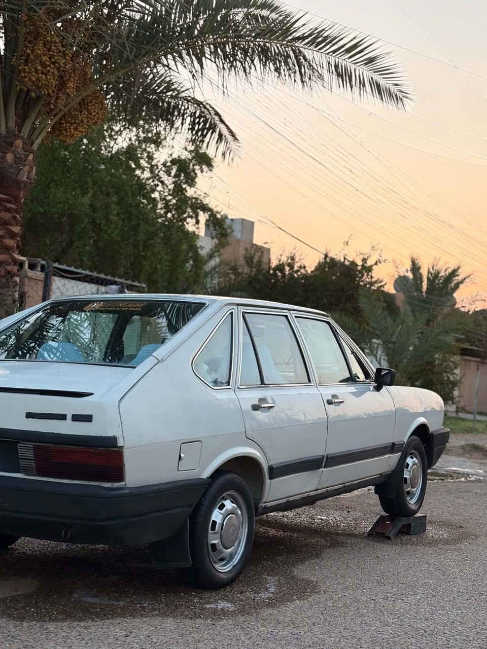 برازيلي موديل 1986 بيهه رشه بسيطه على البنيد والباقيي بلاد تبريد ميشتغل مكينه كير بلاد 4كير مكانهه الرمادي رقم بغداد السياره  ***********

