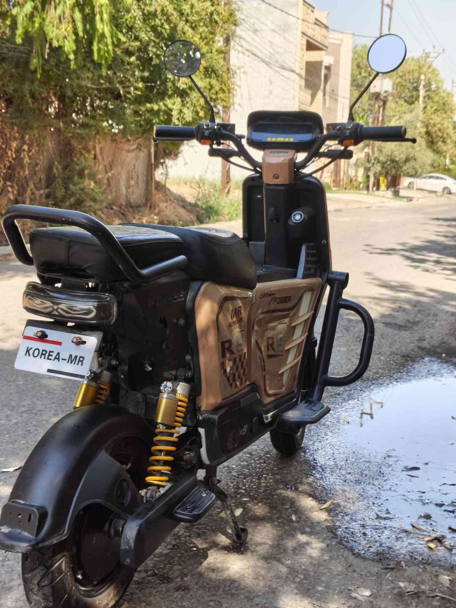 ماطور Rs9 للبيع
الماطور نظيف مابي شي كله شرط
خمس بطاريات 46 امبير سوبر كرافين شرط الفحص
اربع سرع 109
 فقط بي الفج الخلفي مكسور غير شي مابي
للستفسار
***********
واتساب
