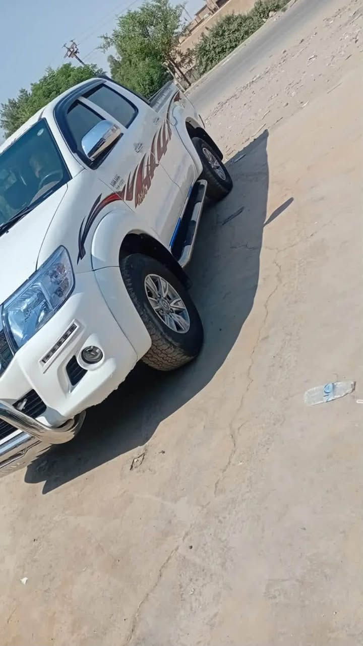 سلام عليكم للبيع تيوتا هايلوكس موديل 2014 رقم أربيل دولي تحويل مباشر مكان السياره بغداد كير عادي السعر 160 وبيهه مجال للاستفسار ***********
