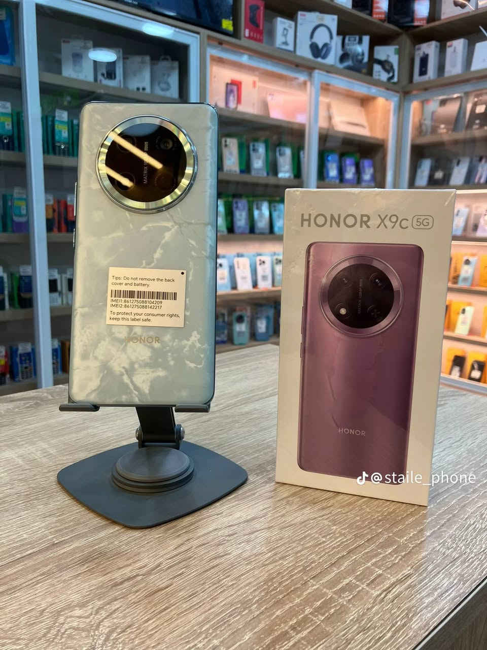 🔥 Honor X9c 📱
جهاز استخدام اقل من شهرين نظافه 100%
جهاز مال بيت 
ذاكرة 256
رام 12+12
🔋 بطارية قوية 6600mAh
⚡ شحن سريع 66W
📺 شاشة AMOLED 120Hz
🚀 معالج Snapdragon 6 Gen 1
📸 كاميرا 108MP
📶 يدعم 5G
سعر 400بي مجال قليل 
عنواني موصل الايمن 
تواصل ***********
