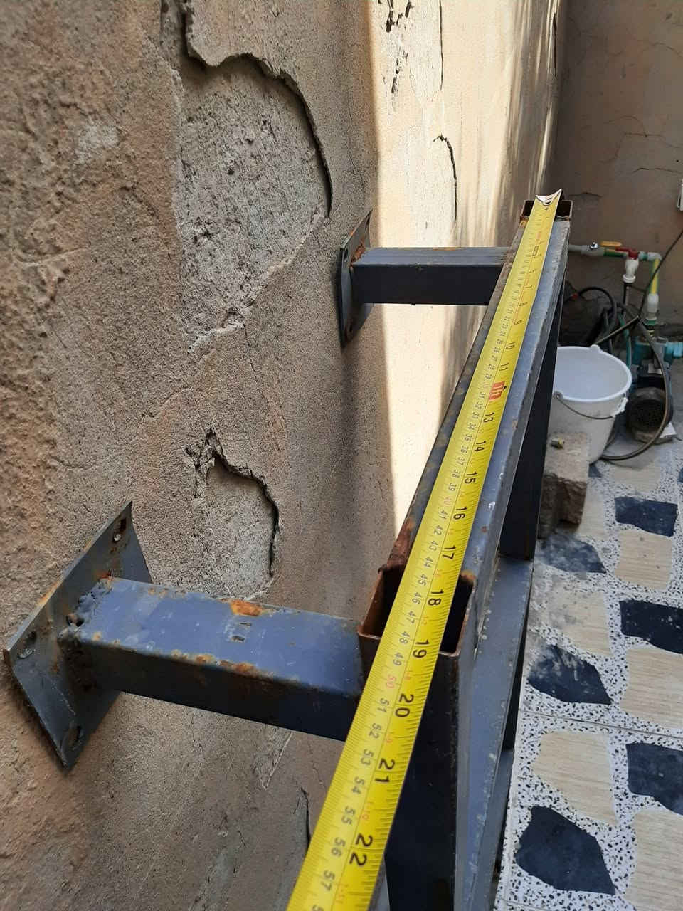 السلام عليكم عندي درج للبيع وقاعده وهذا رقمي ***********
