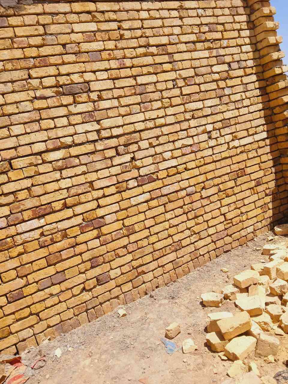 خلفه بناء درجه اولى استمرار بالعمل استلام مهندس شرط ناخذ مكطوعه وناخذ عل دبل وبليوميه ***********
