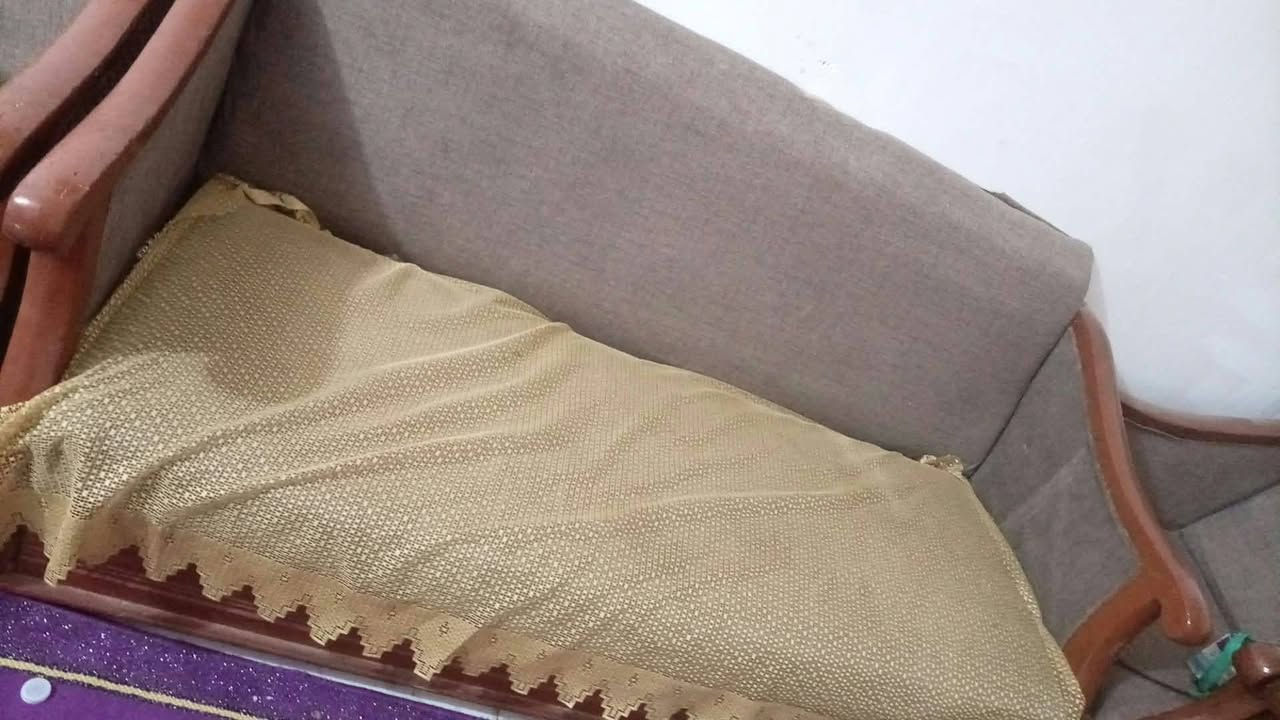 ٣ قنفات كبار • ٢ كراسي • نضيف