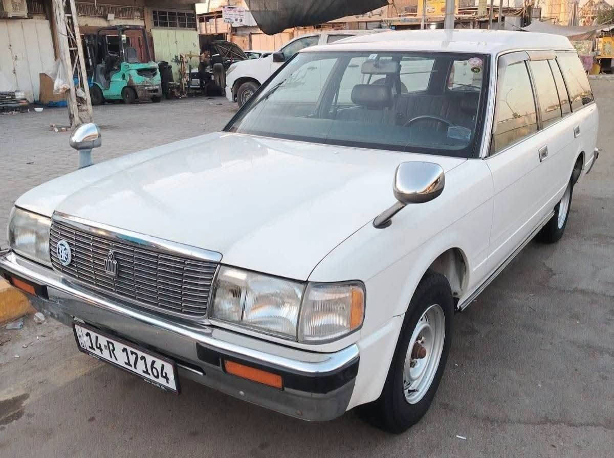 جديده بعدها بريحة اليابان ( بالكارتون )
ارنب سبرنك موديل 1993 
سياره جديده كسر كارتون 
رقم بصره مشروع وطني هزه جديده 
تبريد ثلج دشبول كارتون صدر امامي خلفي كلشي بيهه جديد 
مكان السياره بغداد مقابل الطوبجي 
للاستفسار ***********
