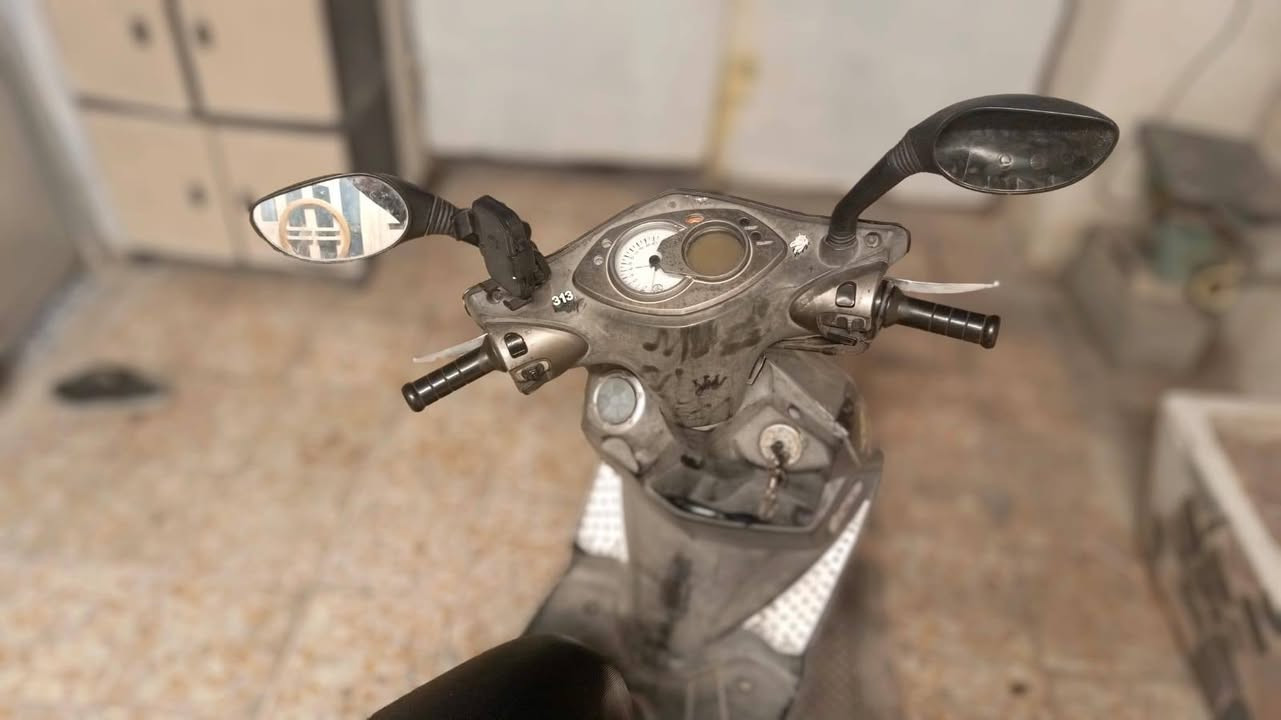 السلام عليكم ورحمة الله وبركاته 
دراجه سكنس فحل للبيع دراجه كفرات بلاديه عدى التريشه اليسره مبدله
مكينه ما مفتوحه الدراجه كلش حلوه صارله 4 اشهر من نزلته رمبه كتابه موجود 
دراجه نوزل الفيتبم البيه مغلون يعني كاربون يعني البانزين السوبر و العادي نفس الشي عنده
الدراجه على ايدي السعر خاص خاص خاص 
للتواصل ***********
متواجد واتساب و رصيد
