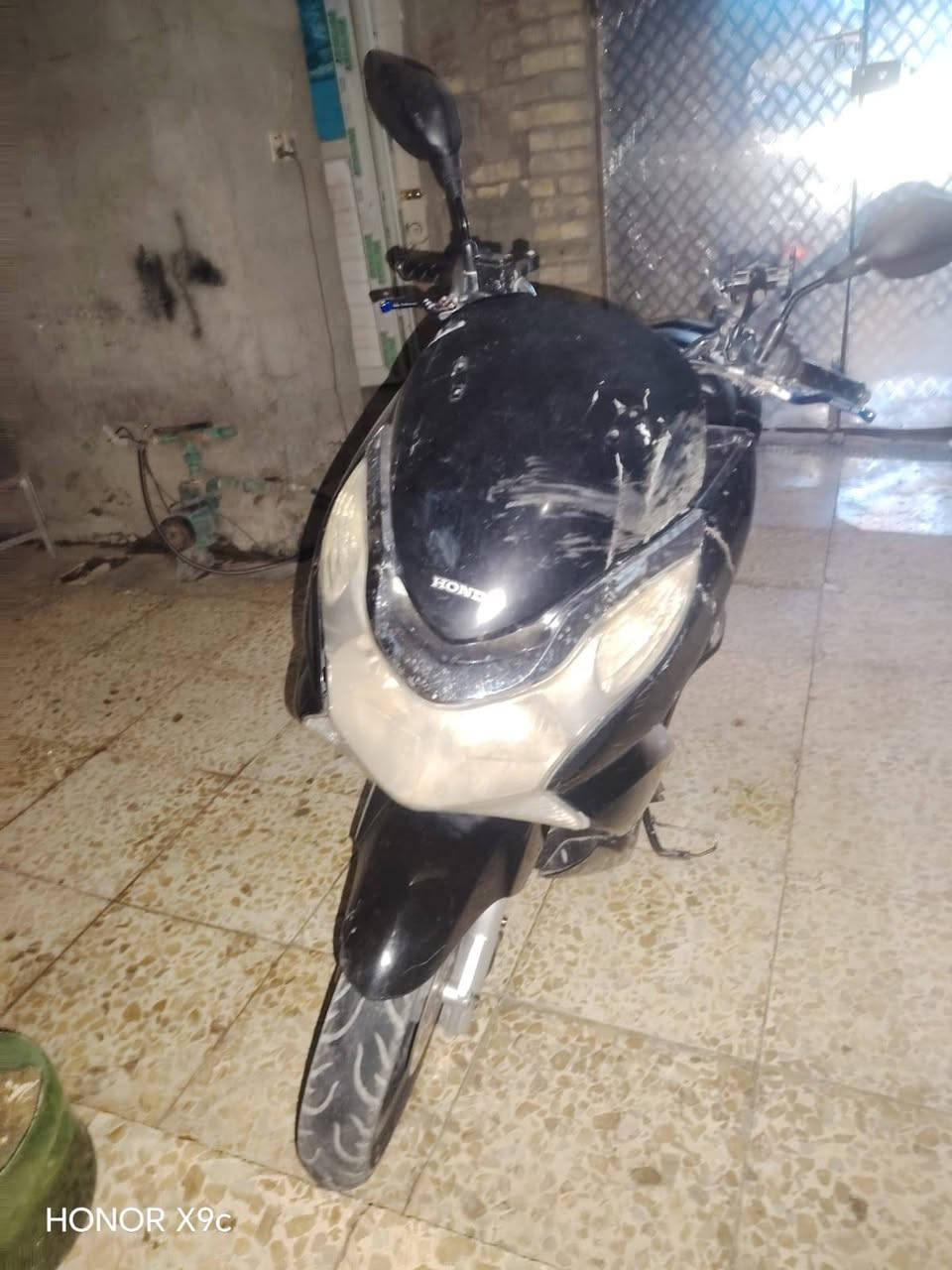 سلام عليكم دراجه بي سي اكس الجيل الأول للبيع السعر مليون و٢٠٠ وبيهه مجال قليل المكان مدينه الصدر رقم الاتصال ***********
