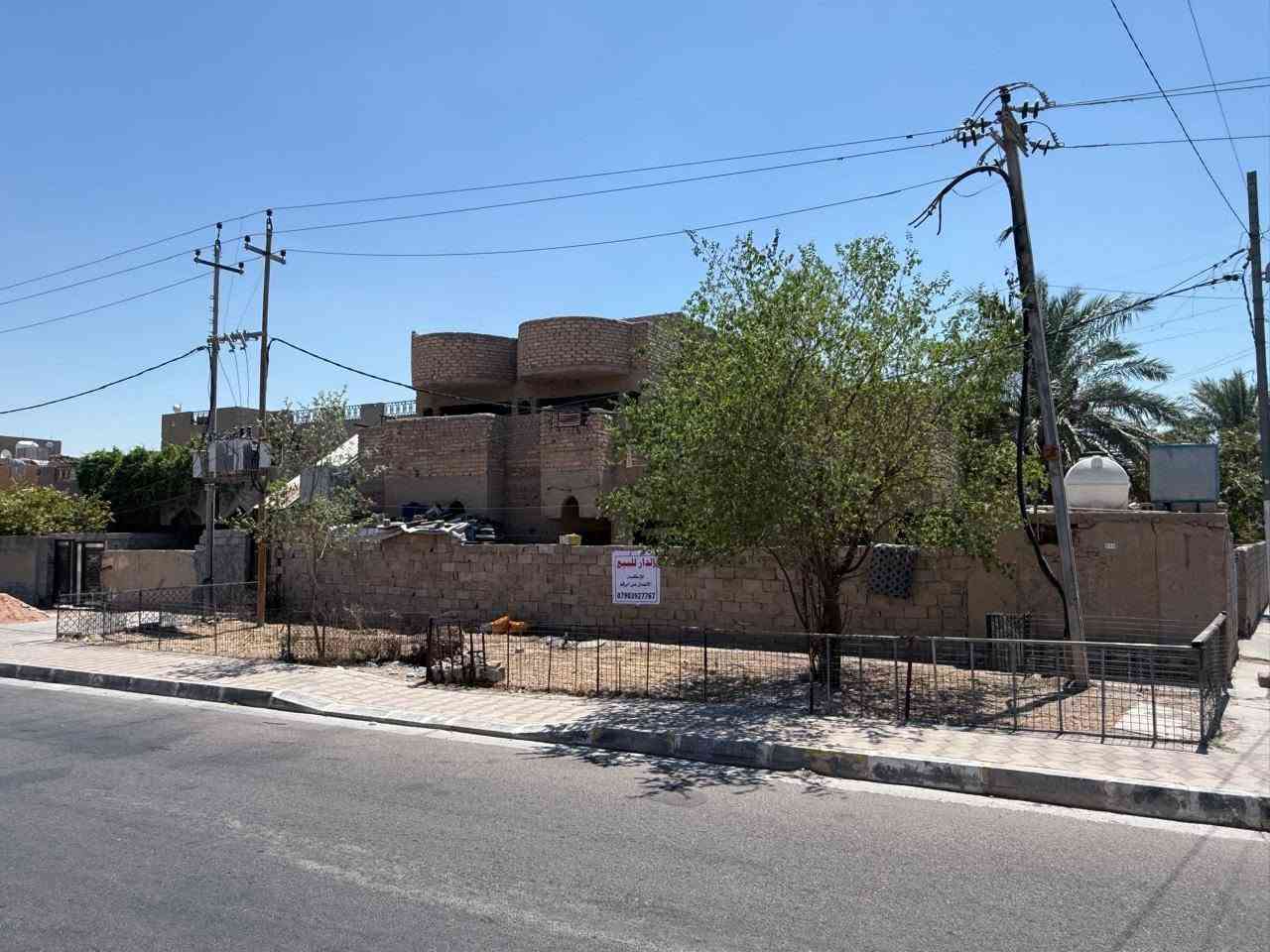 بيت ركن مساحة ٣٨٠ قرب جامع المعاضيدي الركن المقابل له ..البيت ركن يطلع على الشارع الرئيسي 
للأستسفار مراجعة مكتب مصطفى الحلبوسي او الاتصال على الرقم
***********
