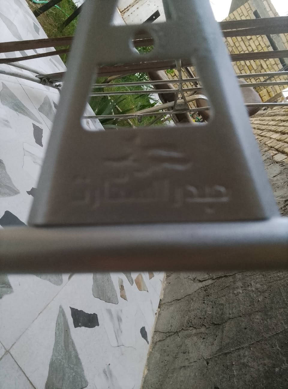 سلام عليكم سبايه مال حيدر سحاره  عوزه بس صبغ خشبه الاصلي سعر 50 قفل تصل ***********
