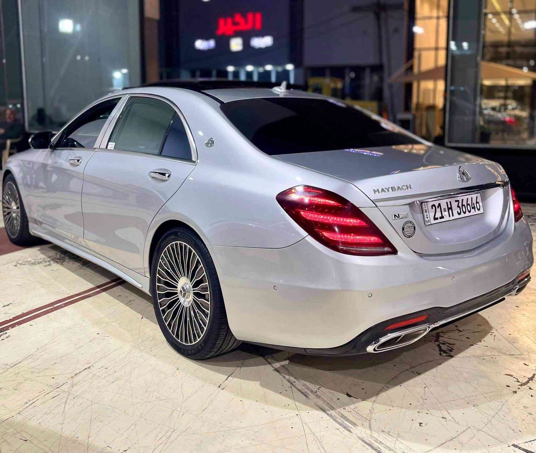 السلام عليكم ورحمة الله وبركاته للبيع او المراوس مارسدس s560 فول السياره عليها كت كامل مايباخ لون رصاصي السياره محرك كير بشرط ممفتوح موديل 2018 السياره جديده بمعنى الكلمه العنوان بغداد للاستفسار *********** واتساب واتصال ممتواجد على الفيس
