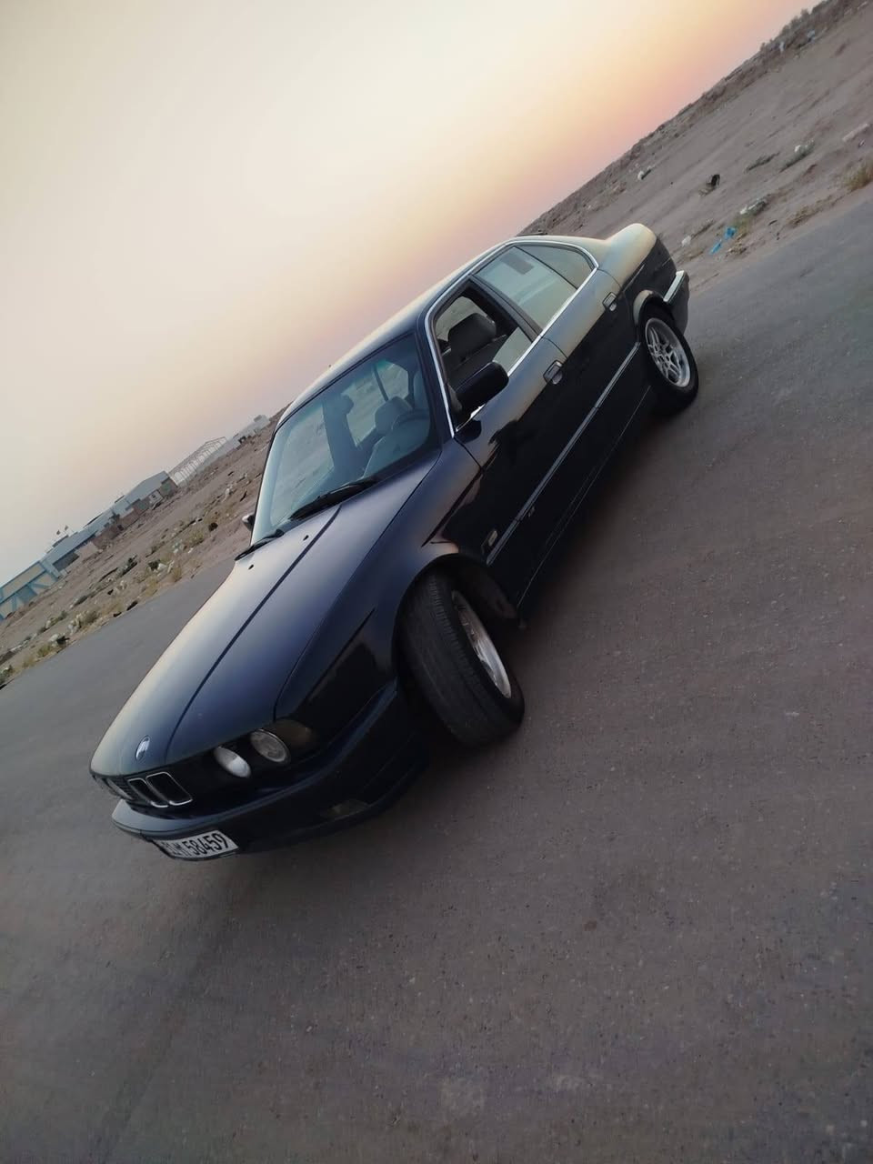 بي ام 525مسكر فانوس مديل 92 سياره تعميره جديد غرفه جديده سياره متعوب عليها سياره جاهزه  رقم بغداد انكليزي تحويل مباشر مكان سياره كربلاء ***********
السعر40 عين التمور, كربلاء
